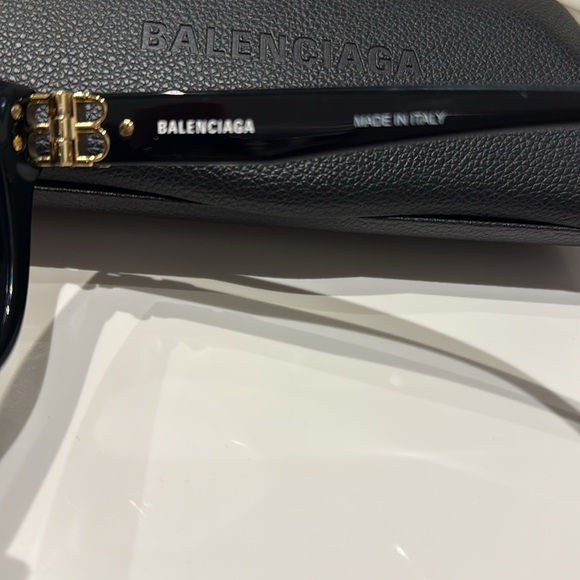 Balenciaga cat eye sunglasses. - Picture 6 of 7